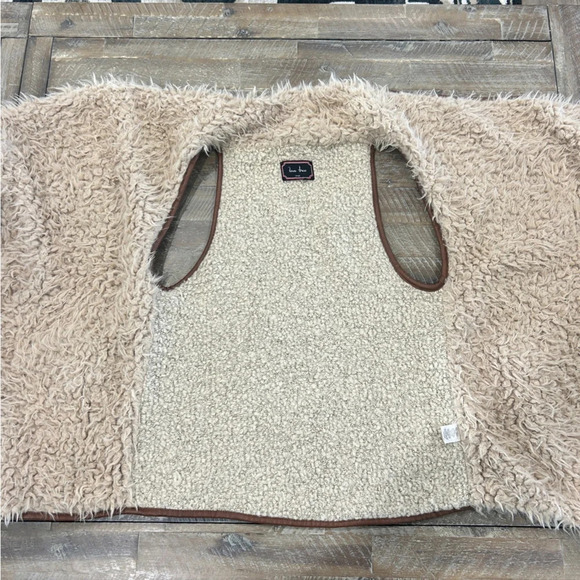 Love Tree Faux Fur Sherpa Vest with Vegan Leather Trim - Picture 3 of 6
